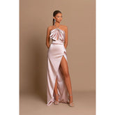 Vestido de noche formal de fiesta rosa largo con abertura lateral plisado y cuello halter único