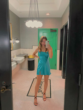 Vestido de verano de tirantes finos corte en A para fiesta de bienvenida Y2837