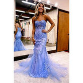 Robe de bal longue en dentelle avec décolleté en cœur et appliques