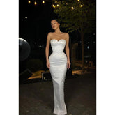 Vestido de noche largo de fiesta con escote corazón, sin tirantes y con cuentas