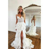 Robe de bal longue trapèze en dentelle avec appliques et fente