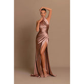 Vestido formal de fiesta largo con escote alto, pliegues y abertura alta