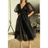 Vestido formal de encaje con estrellas negras, escote en V pronunciado y bolsillos