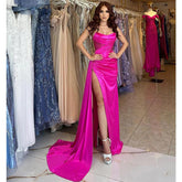 Robe de soirée longue et unique, sans bretelles, plissée et fendue