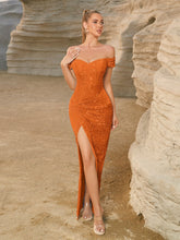 Robe de soirée élégante à sequins, épaules dénudées et fente bustier