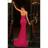 Vestido de noche formal largo de satén fruncido sin tirantes y escote corazón con abertura