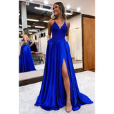 Robe de bal longue trapèze à bretelles spaghetti et appliques en dentelle avec fente