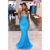 Robe de bal sirène à bretelles spaghetti et col en V avec appliques de paillettes