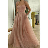 Robe de bal rose à bretelles spaghetti et paillettes scintillantes