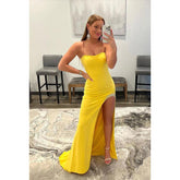 Vestido de fiesta largo con escote corazón, sin tirantes, con cuentas y abertura