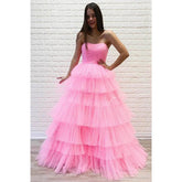 Robe de bal longue en tulle rose sans bretelles, coupe trapèze unique à plusieurs niveaux