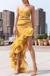 Robe de soirée maxi asymétrique à volants superposés, tresses et découpes - Jaune