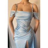 Robe de soirée longue trapèze en satin froncé à paillettes sans manches