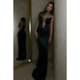 Robe de soirée sirène longue et sexy à col en V profond et perles avec fente