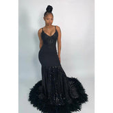 Robe de soirée longue en satin à paillettes et plumes, style sirène, col en V