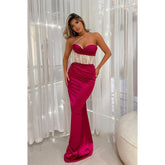 Vestido de fiesta largo con escote en forma de tubo, sin tirantes, plisado, ilusión y cuentas.