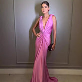 Robe de bal unie sans manches à décolleté plongeant et dos nu