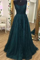 Robe de bal en tulle et dentelle, coupe trapèze, décolleté rond, bretelles spaghetti, référence Y1817