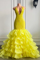 Vestido de fiesta largo amarillo con escote halter en V, corte sirena, tul y encaje con volantes