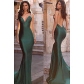 Robe de soirée longue sirène en satin à bretelles spaghetti et col en V