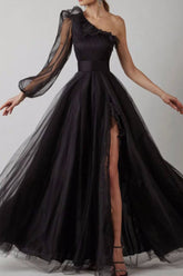 Robe de bal longue noire asymétrique à une épaule et à manches longues