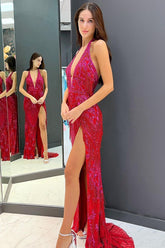 Robe de bal longue rouge à sequins, fourreau, dos nu et col halter