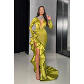 Vestido de noche formal de sirena con escote ilusión único, cuentas, mangas largas, volantes y abertura