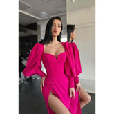 Robe de soirée fourreau en satin à col en V et manches longues avec fente