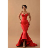 Vestido de noche largo de sirena de satén sin mangas y escote corazón