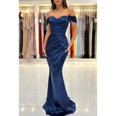 Vestido de fiesta sin mangas, de satén, plisado, con hombros descubiertos y corte trompeta/sirena