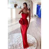 Vestido largo de noche de fiesta sin tirantes, sin mangas, con estampado floral y fruncido, de satén.