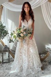 Vestido de novia elegante de corte A con tirantes finos y espalda con abertura en forma de ojo de cerradura WD731