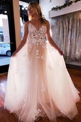 Robe de mariée trapèze col V en tulle champagne clair et dentelle ivoire WD595
