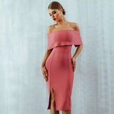 Vestido de verano ajustado con escote barco y hombros descubiertos, estilo midi, ideal para fiestas y eventos nocturnos.