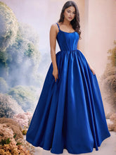 Vestido de noche de gala con corpiño y tirantes finos