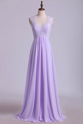 Elegante vestido de dama de honor con top de encaje lavanda VMB51