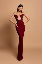 Superbe robe de bal bordeaux en satin à strass, sans bretelles et sans manches