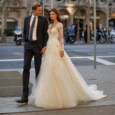 Preciosos vestidos de novia de manga larga corte A para mujer, con apliques de encaje. Vestidos de novia sexys con escote en V para mujer. Bata de fiesta de graduación estilo princesa. Mari