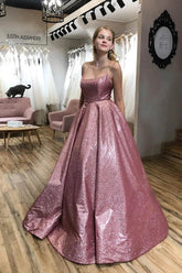 Robe de bal scintillante en forme de A, décolleté rond, bretelles spaghetti, traîne et poches