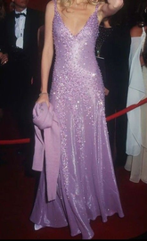 Precioso vestido de noche morado de satén con escote en V profundo y cuentas, ideal para fiestas formales y graduaciones (Y8168)