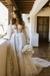 Vestido de novia bohemio con hombros descubiertos, mangas largas y apliques de encaje WD611