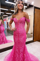 Vestido largo de sirena con hombros descubiertos y apliques para baile de graduación