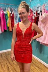 Vestido de fiesta con apliques rojos, escote en V pronunciado y cordones PD465