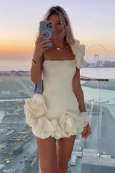 Vestido corto de fiesta de satén con volantes, vestido de baile de bienvenida de un solo hombro PD550