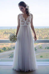 Robe de mariée blanche style vintage en tulle et dentelle, coupe trapèze, col en V, style plage, MW229
