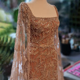 Robe de soirée de luxe rose nude à manches cape LA72261