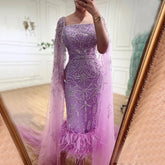 Robe de soirée de luxe lilas sirène longueur cheville, plumes et perles, avec cape LA71841