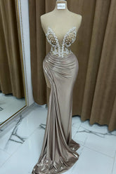 Vestido de fiesta sexy de corte recto, sin tirantes, con volantes, satén y abertura frontal