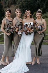 Vestido de dama de honor de tafetán, largo hasta la rodilla, con tirantes finos y sin mangas.