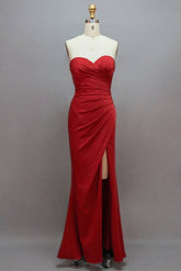 Vestido de dama de honor rojo plisado con escote corazón VMB67